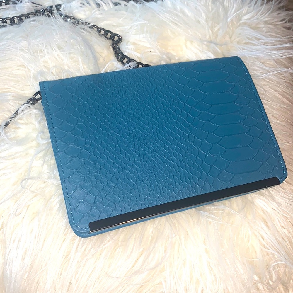 Textured Crossbody with Chain